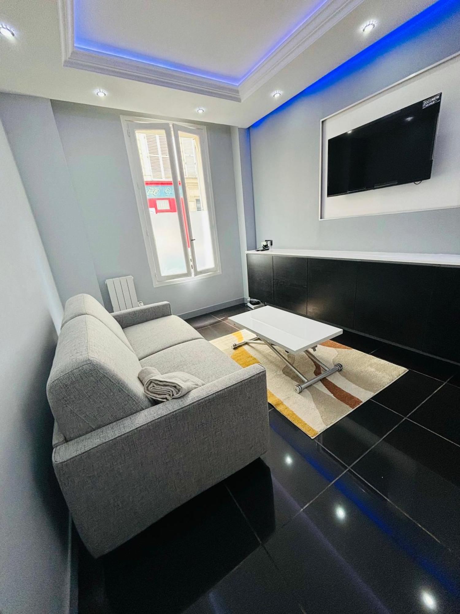 Appartement Coquet En Plein Coeur De Montmartre Paris Luaran gambar